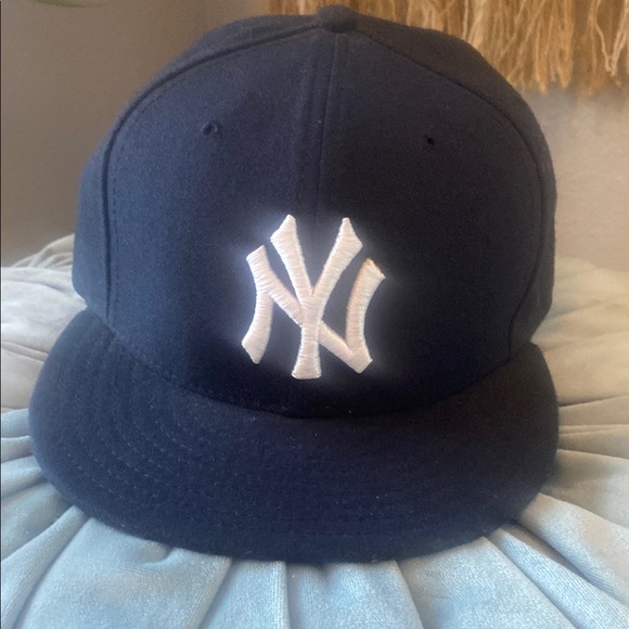 Other - New York Yankees Navy Blue Cap New Era 59